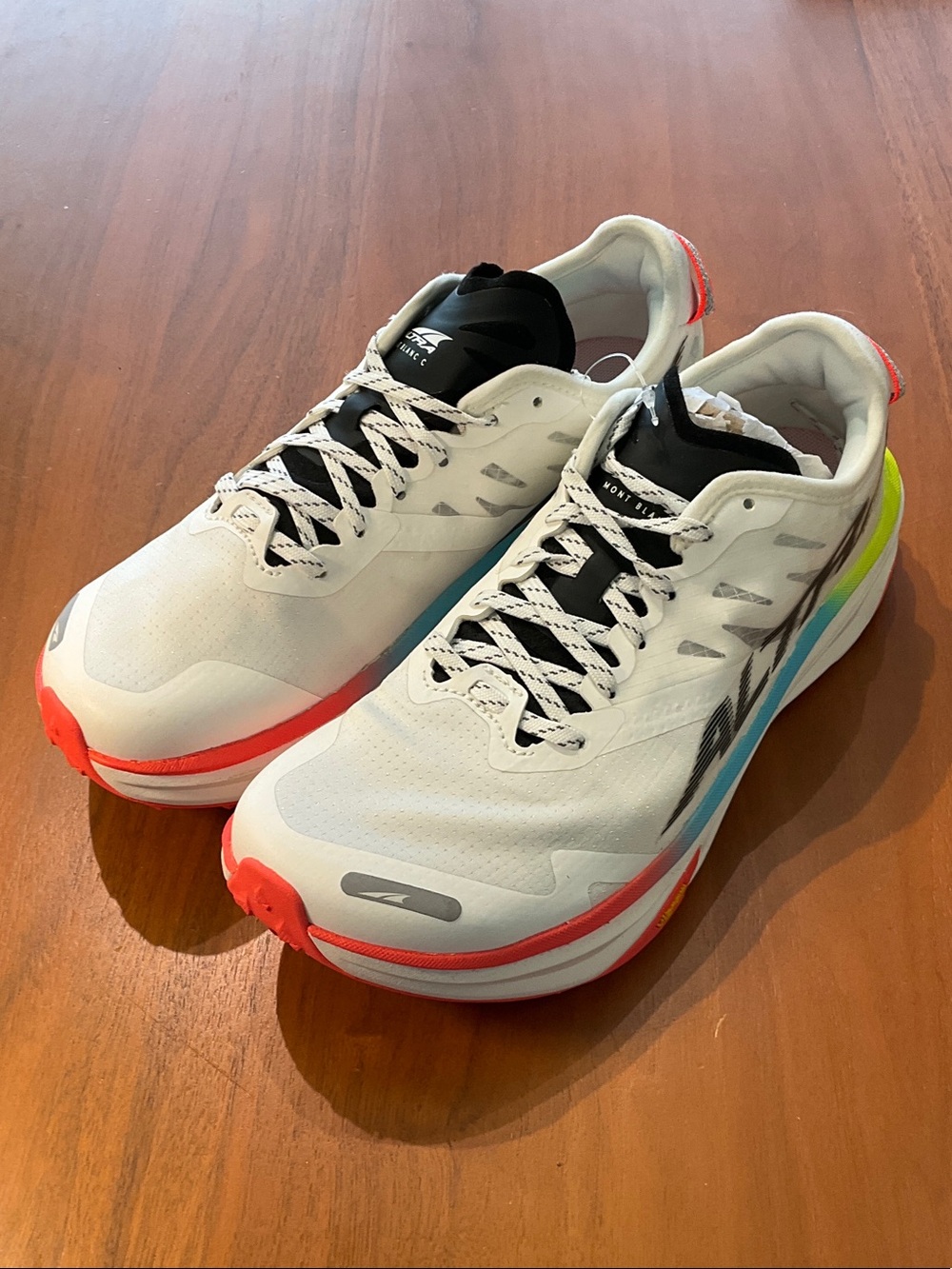 Mont Blanc Carbon Altra Women's White Running Shoes with Coral and Blue sample